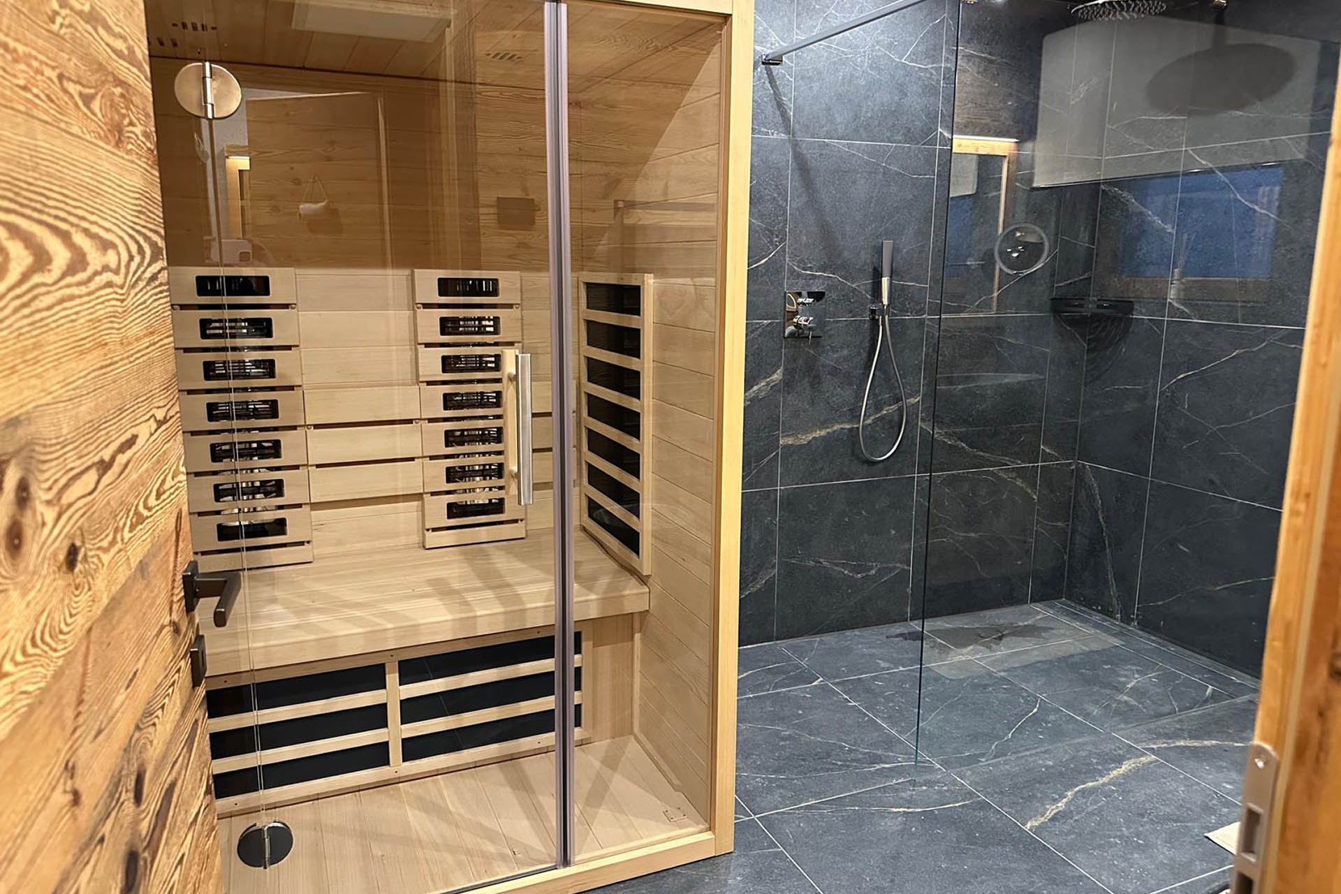 Leo's Chalet Sauna